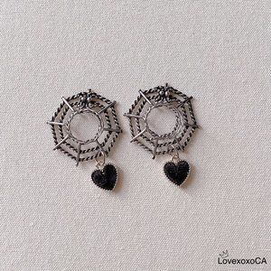 Spider Web Nipple Clamps